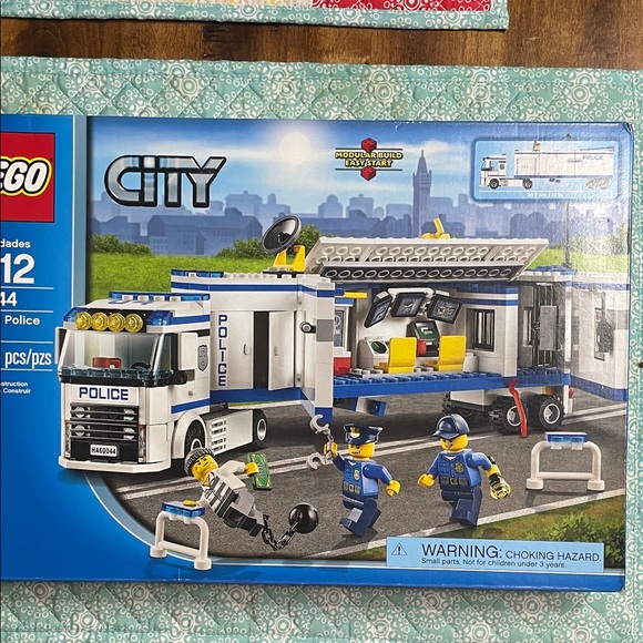 LEGO City Mobile Police Unit Set